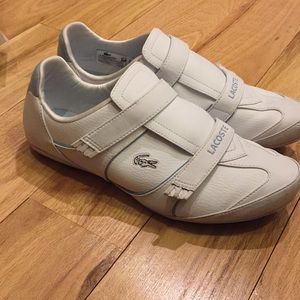 Lacoste size 10 Womens Velcro sneaker